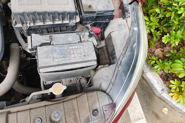 Used CHANGAN Eado 2014 1.6L Manual Luxury Model Engine Bay Left