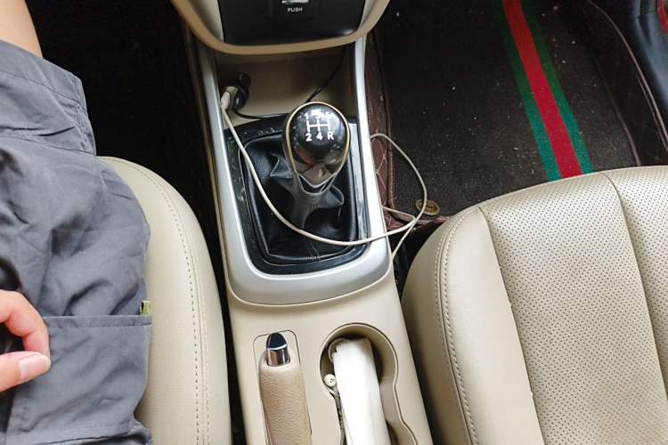 Used CHANGAN Eado 2014 1.6L Manual Luxury Model Gear Lever