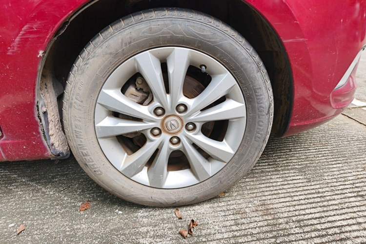 Used CHANGAN Eado 2014 1.6L Manual Luxury Model Right Front Wheel Hub