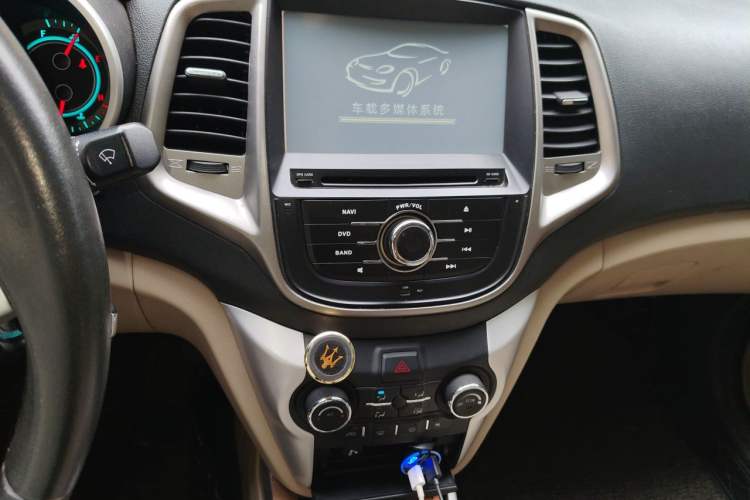 Used CHANGAN Eado 2014 1.6L Manual Luxury Model Audio And AC Panel
