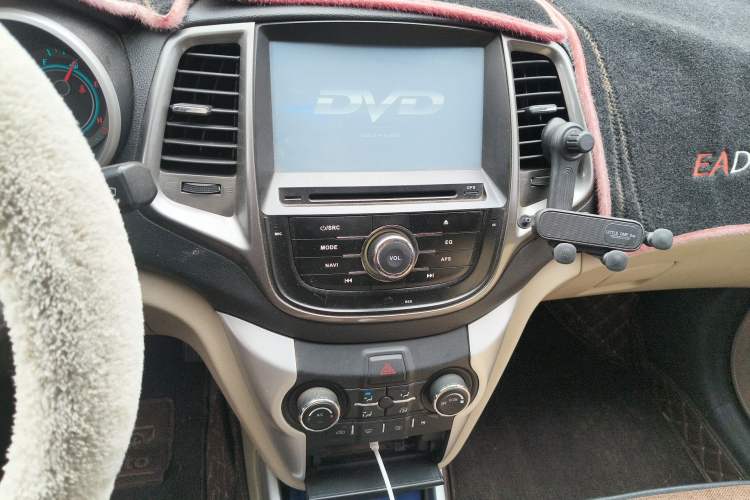 Used CHANGAN Eado 2014 1.6L Manual Luxury Model Audio And AC Panel