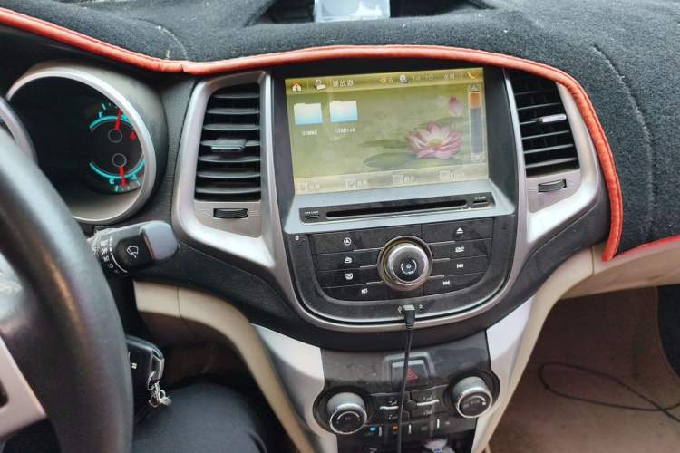 Used CHANGAN Eado 2014 1.6L Manual Luxury Model Audio And AC Panel