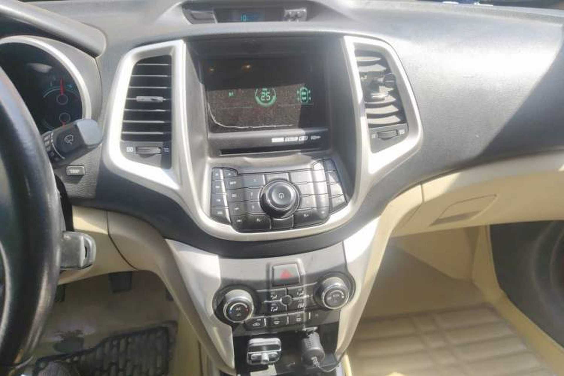 Used CHANGAN Eado 2014 1.6L Manual Luxury Model Audio And AC Panel