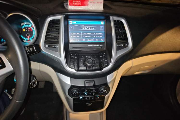Used CHANGAN Eado 2014 1.6L Manual Luxury Model Audio And AC Panel
