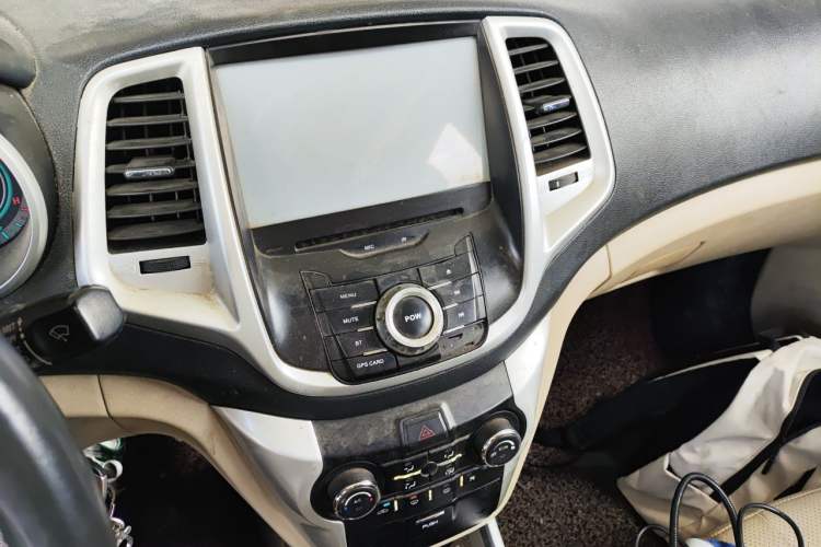 Used CHANGAN Eado 2014 1.6L Manual Luxury Model Audio And AC Panel