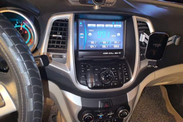 Used CHANGAN Eado 2014 1.6L Manual Luxury Model Audio And AC Panel