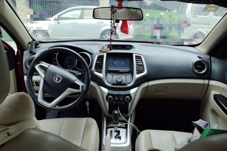Used CHANGAN Eado 2014 1.6L Automatic Luxury Model Center Console
