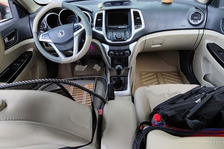 Used CHANGAN Eado 2014 1.6L Manual Luxury Model Center Console