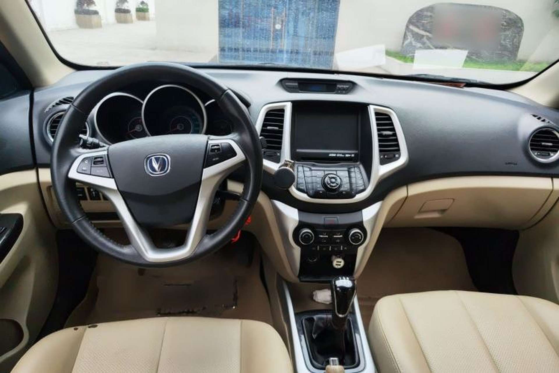 Used CHANGAN Eado 2014 1.6L Manual Luxury Model Center Console