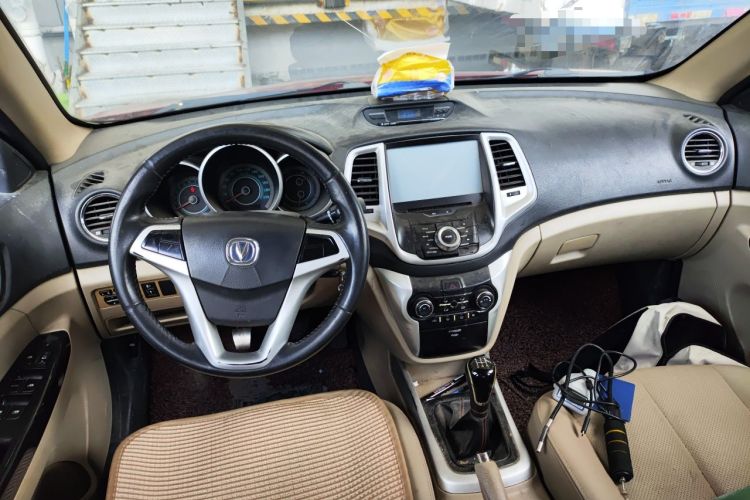Used CHANGAN Eado 2014 1.6L Manual Luxury Model Center Console