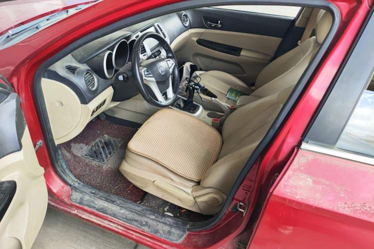 Used CHANGAN Eado 2014 1.6L Manual Luxury Model Driver Seat
