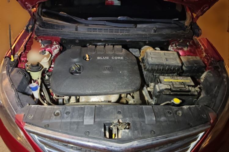 Used CHANGAN Eado 2014 1.6L Manual Luxury Model Engine Bay