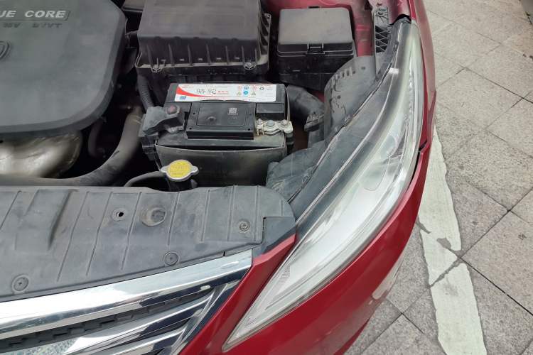Used CHANGAN Eado 2014 1.6L Automatic Luxury Model Engine Bay Left