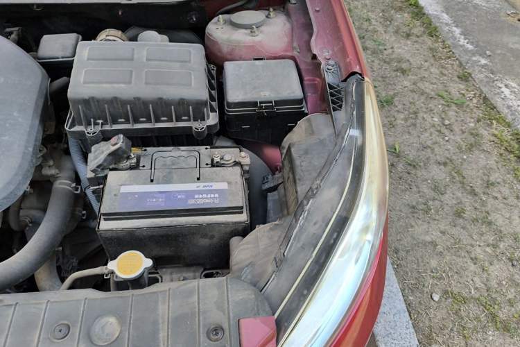 Used CHANGAN Eado 2014 1.6L Manual Luxury Model Engine Bay Left