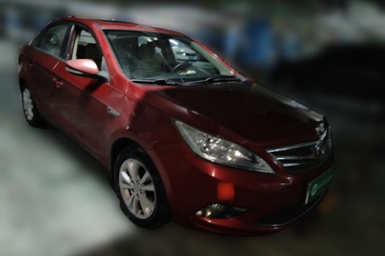Used CHANGAN Eado 2014 1.6L Manual Luxury Model Front Right 45 Deg