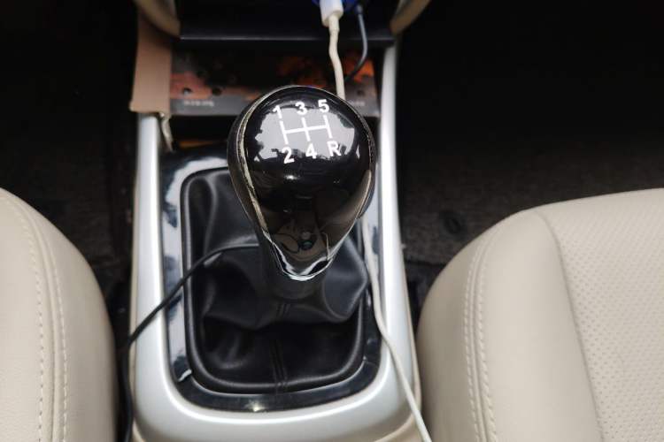Used CHANGAN Eado 2014 1.6L Manual Luxury Model Gear Lever
