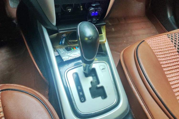 Used CHANGAN Eado 2014 1.6L Automatic Elite Edition Gear Lever