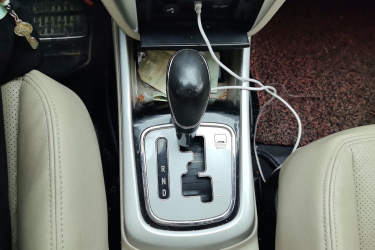 Used CHANGAN Eado 2014 1.6L Automatic Luxury Model Gear Lever