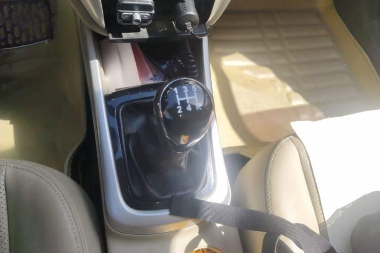Used CHANGAN Eado 2014 1.6L Manual Luxury Model Gear Lever
