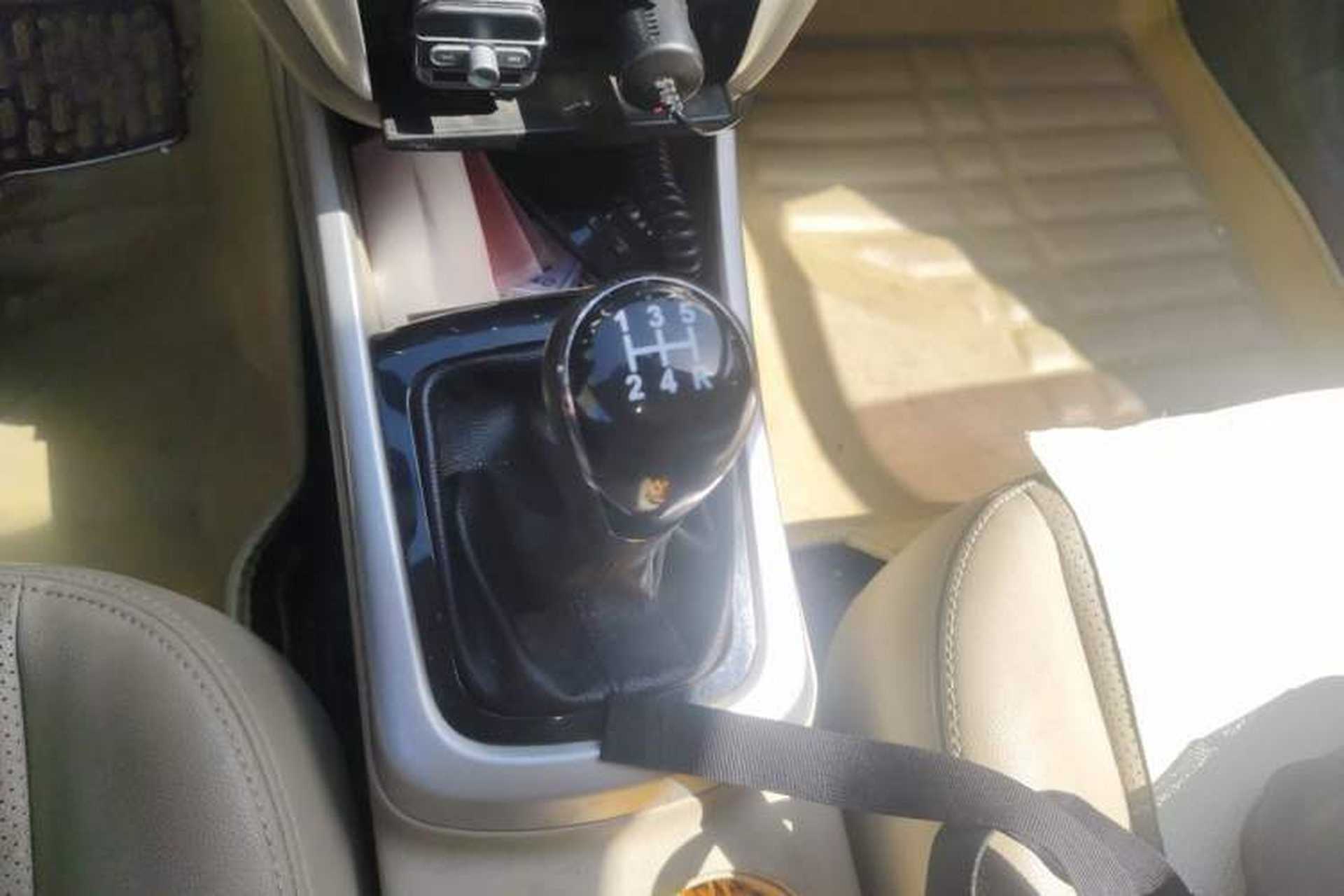 Used CHANGAN Eado 2014 1.6L Manual Luxury Model Gear Lever