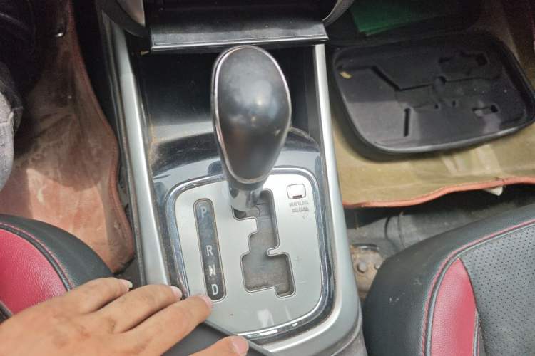 Used CHANGAN Eado 2014 1.6L Automatic Luxury Model Gear Lever