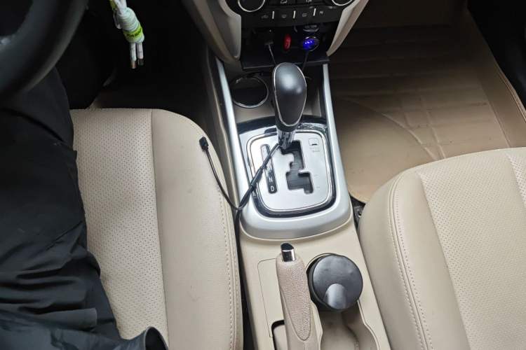 Used CHANGAN Eado 2014 1.6L Automatic Luxury Model Gear Lever