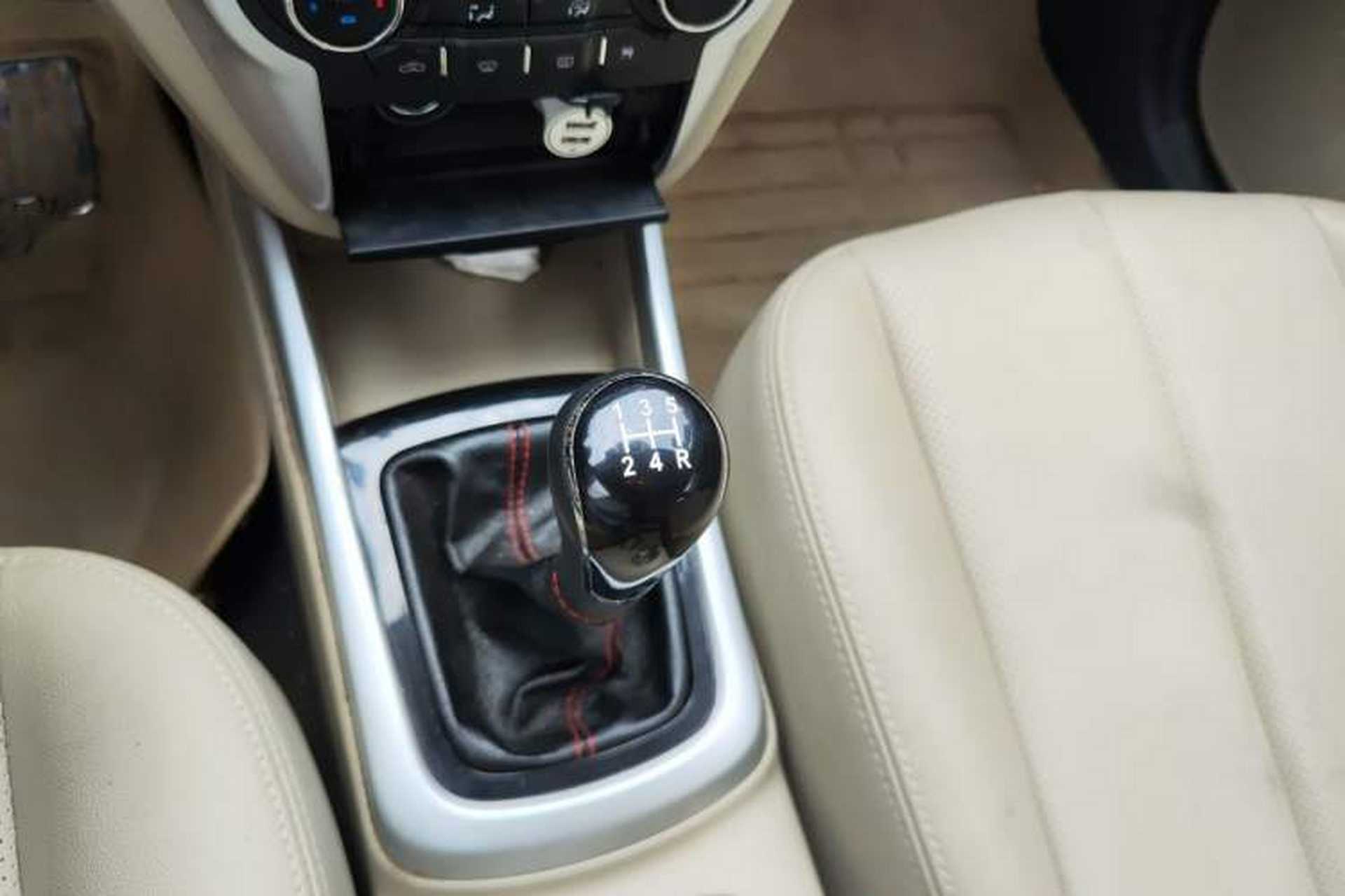 Used CHANGAN Eado 2014 1.6L Manual Luxury Model Gear Lever