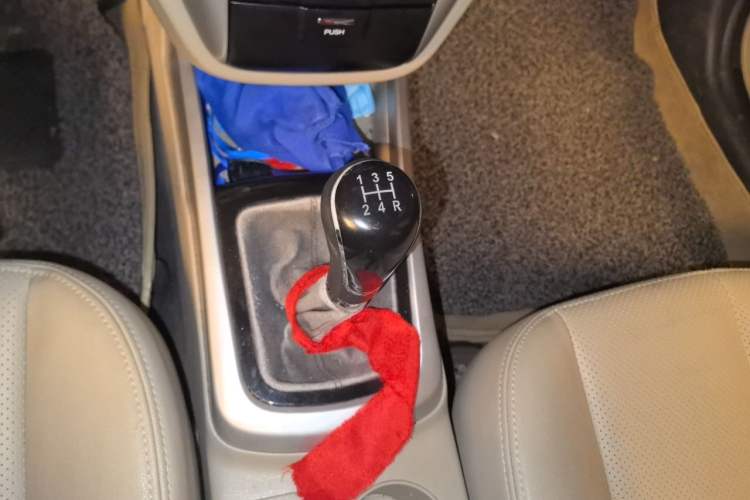 Used CHANGAN Eado 2014 1.6L Manual Luxury Model Gear Lever