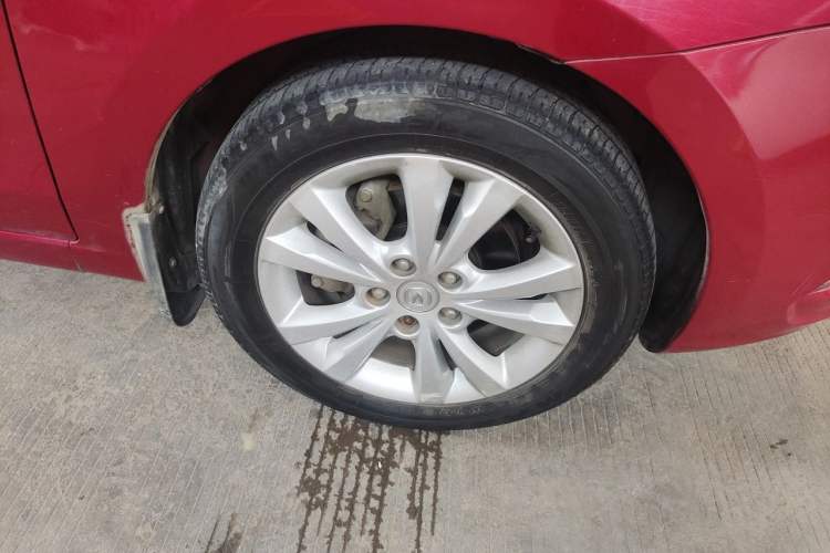 Used CHANGAN Eado 2014 1.6L Manual Luxury Model Right Front Wheel Hub