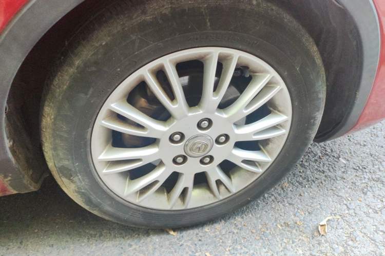 Used CHANGAN Eado 2014 1.6L Automatic Elite Edition Right Front Wheel Hub