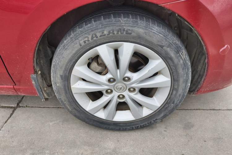 Used CHANGAN Eado 2014 1.6L Manual Luxury Model Right Front Wheel Hub