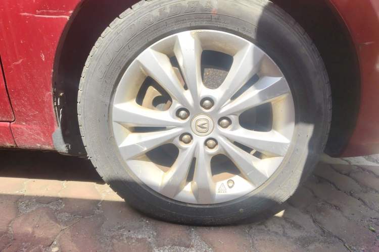 Used CHANGAN Eado 2014 1.6L Manual Luxury Model Right Front Wheel Hub