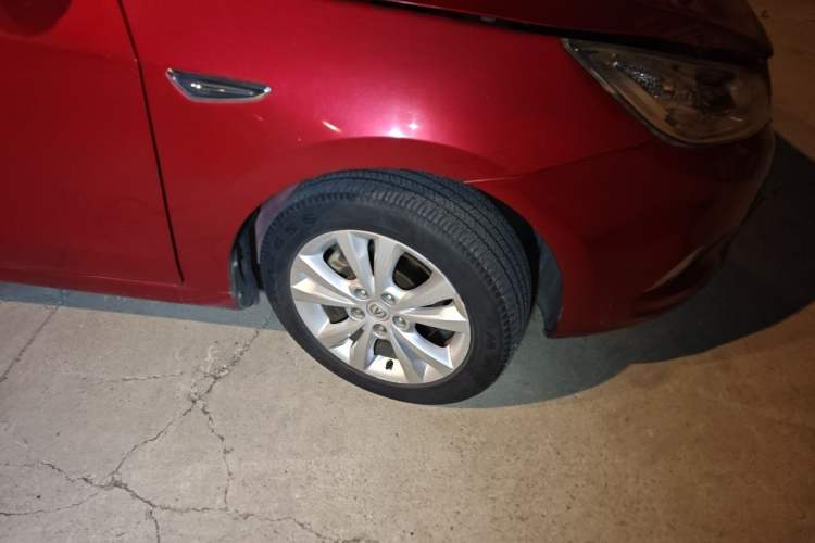 Used CHANGAN Eado 2014 1.6L Manual Luxury Model Right Front Wheel Hub