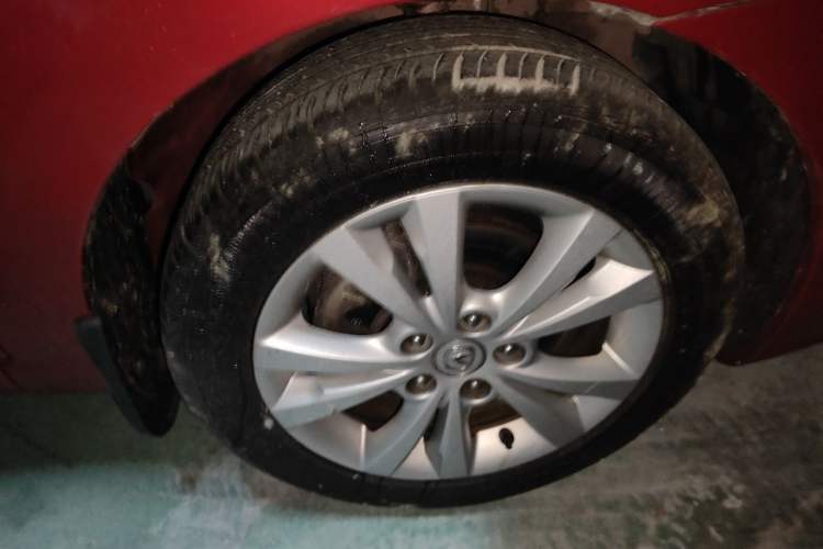 Used CHANGAN Eado 2014 1.6L Manual Luxury Model Right Front Wheel Hub