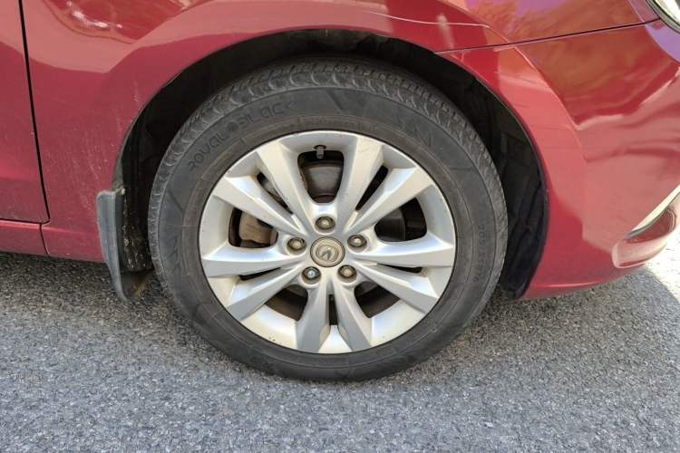 Used CHANGAN Eado 2014 1.6L Manual Luxury Model Right Front Wheel Hub