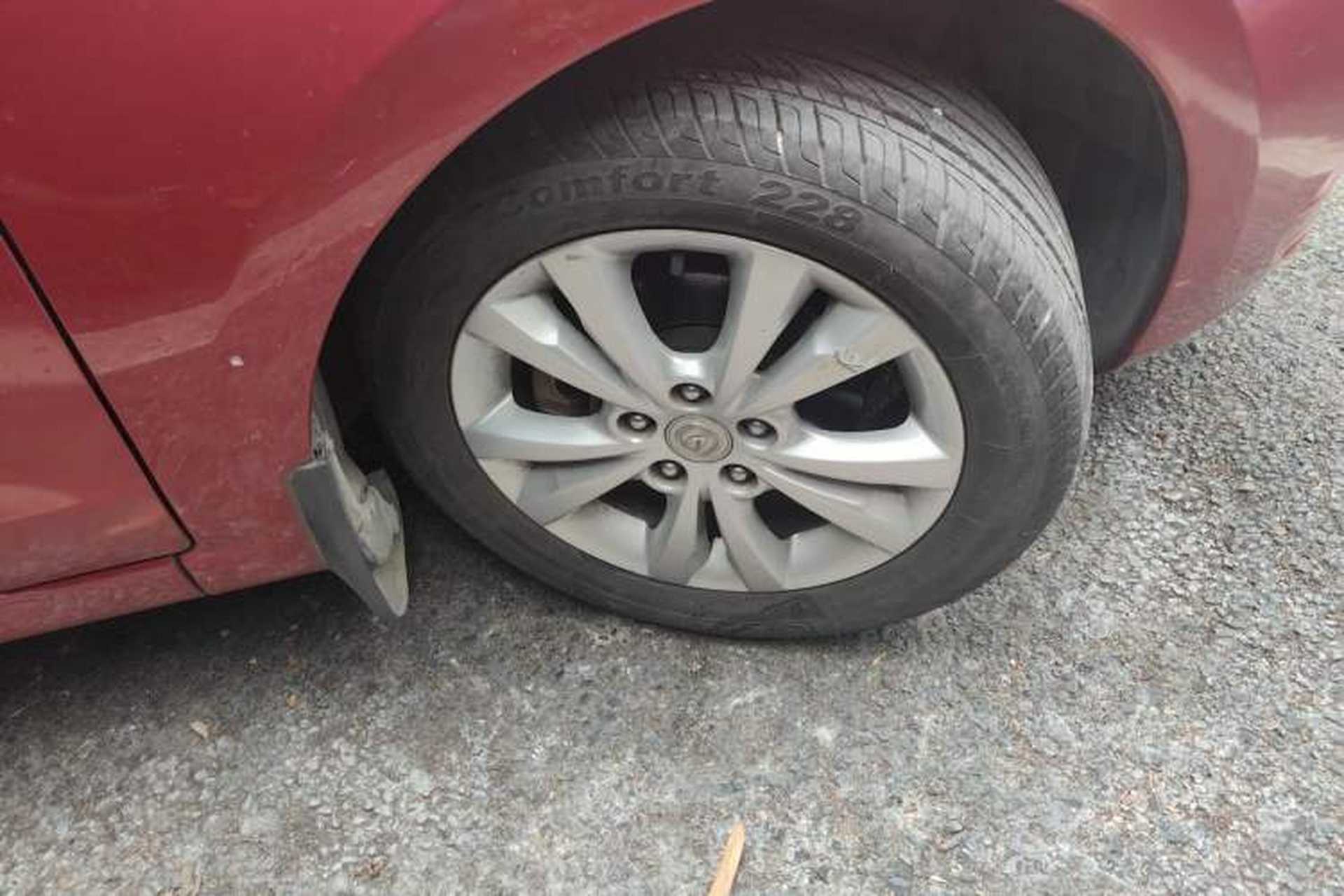 Used CHANGAN Eado 2014 1.6L Manual Luxury Model Right Front Wheel Hub