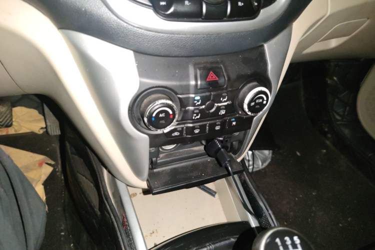 Used CHANGAN Eado 2014 1.6L Manual Luxury Model Audio And AC Panel