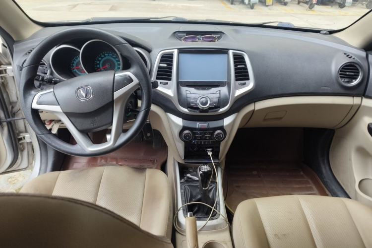 Used CHANGAN Eado 2014 1.6L Manual Elite Version Center Console