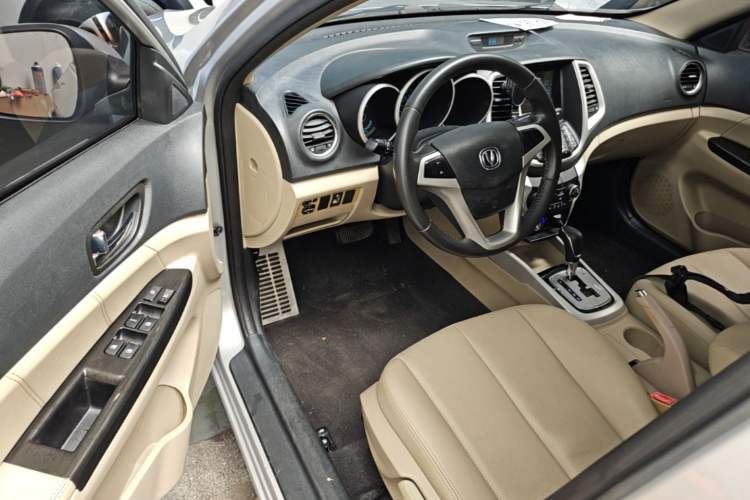 Used CHANGAN Eado 2014 1.6L Automatic Luxury Model Driver Seat