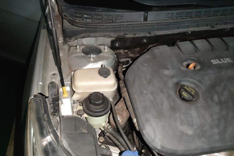 Used CHANGAN Eado 2014 1.6L Manual Luxury Model Engine Bay Right