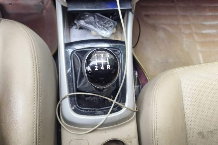 Used CHANGAN Eado 2014 1.6L Manual Elite Version Gear Lever