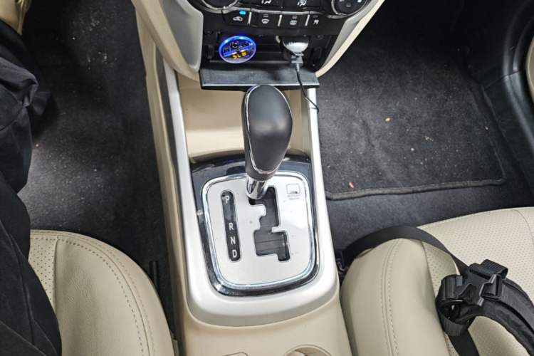 Used CHANGAN Eado 2014 1.6L Automatic Luxury Model Gear Lever