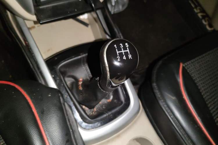 Used CHANGAN Eado 2014 1.6L Manual Luxury Model Gear Lever