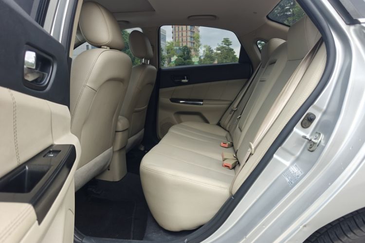 Used CHANGAN Eado 2014 1.6L Automatic Luxury Model Interior 2