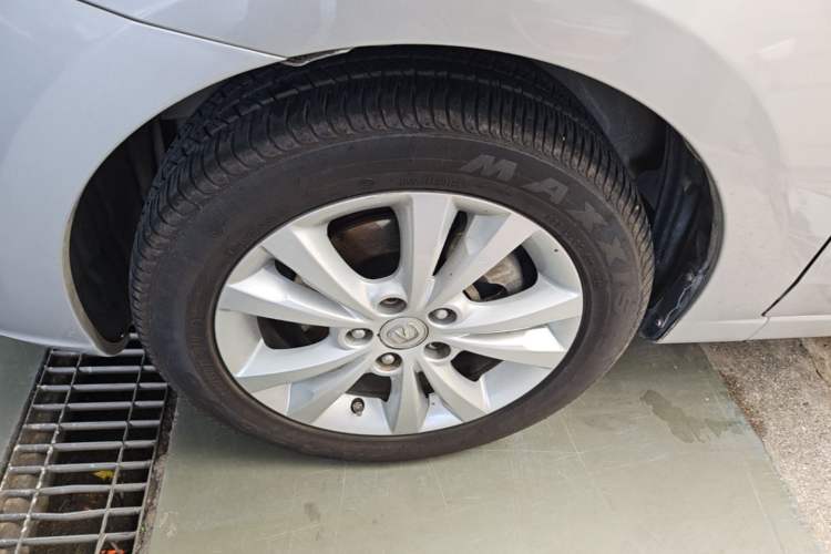 Used CHANGAN Eado 2014 1.6L Automatic Luxury Model Left Front Wheel Hub
