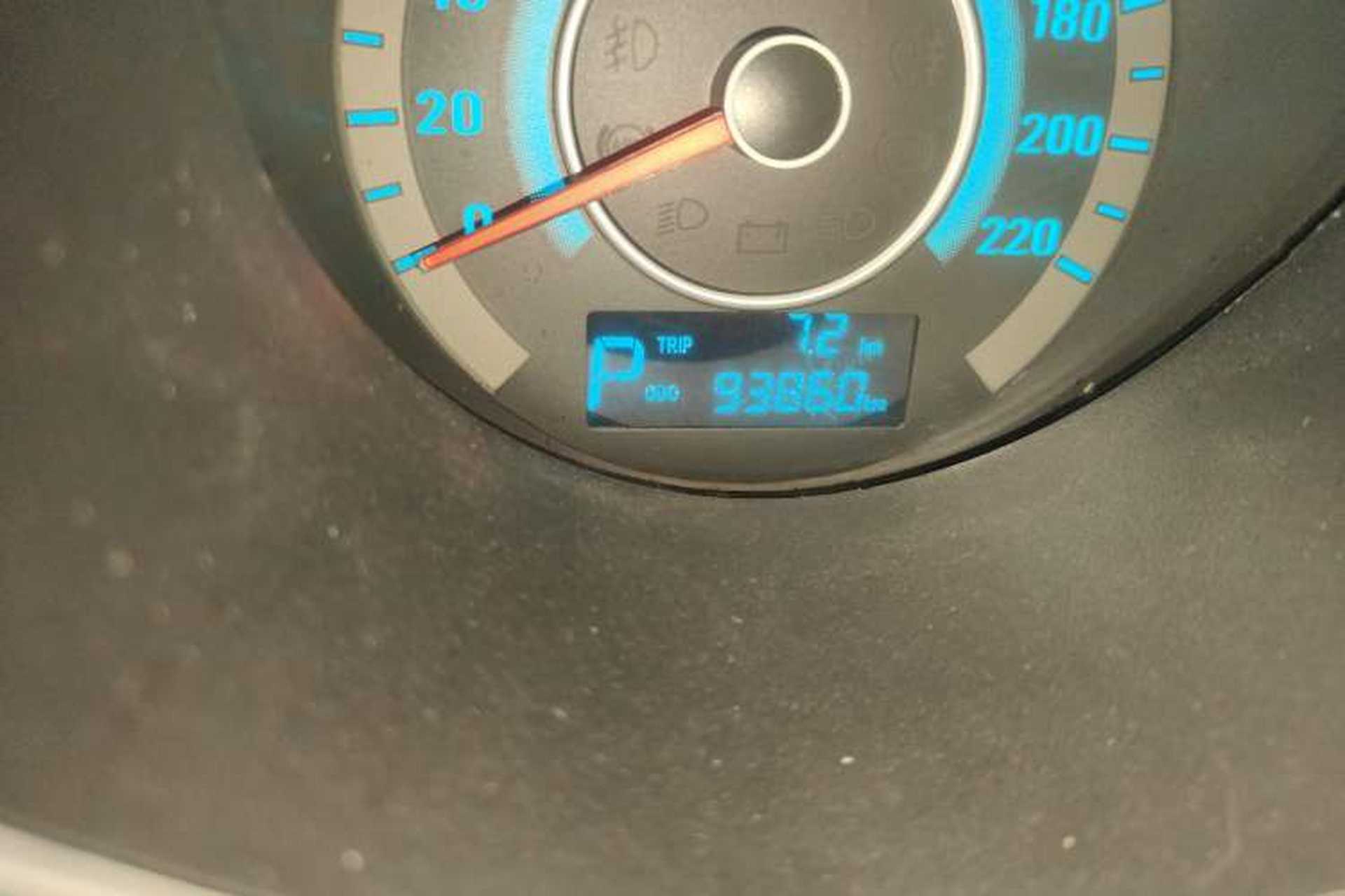 Used CHANGAN Eado 2014 1.6L Automatic Prestige Model Odometer Close Up