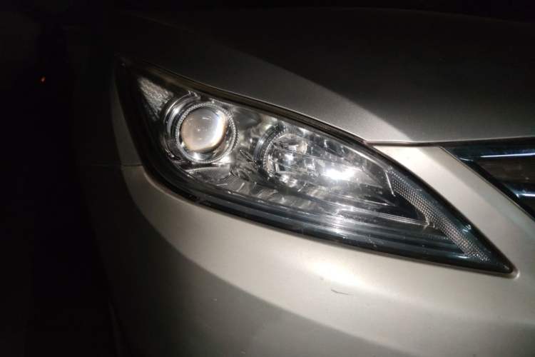 Used CHANGAN Eado 2014 1.6L Manual Luxury Model Right Front Headlight
