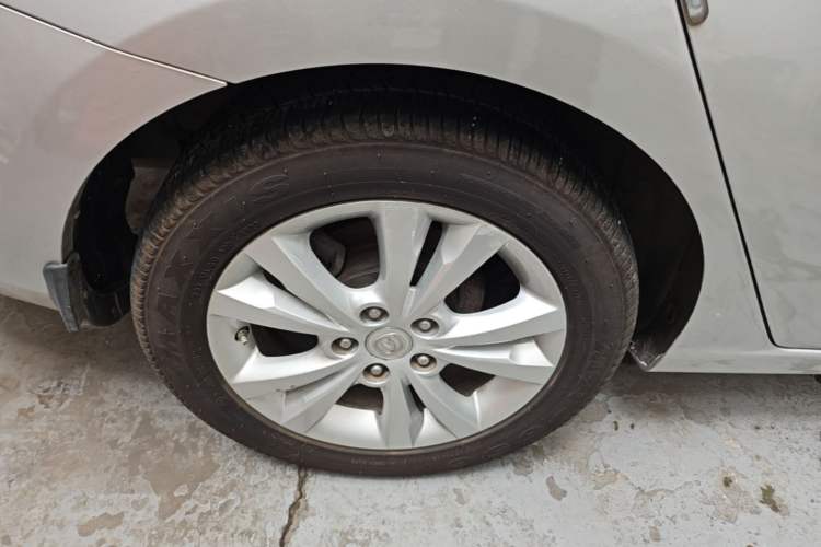 Used CHANGAN Eado 2014 1.6L Automatic Luxury Model Right Rear Wheel Hub