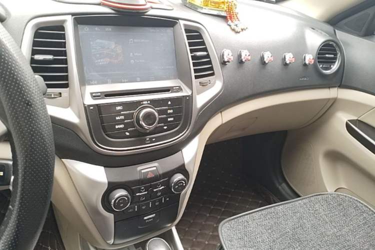 Used CHANGAN Eado 2014 1.6L Automatic Luxury Model Audio And AC Panel