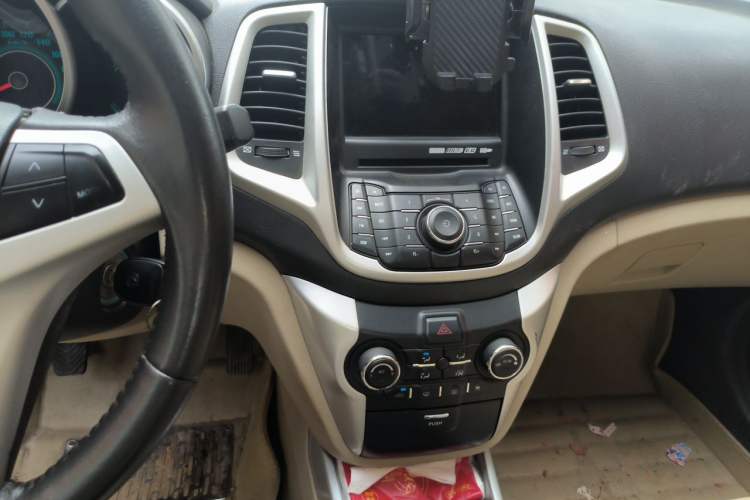 Used CHANGAN Eado 2014 1.6L Manual Luxury Model Audio And AC Panel